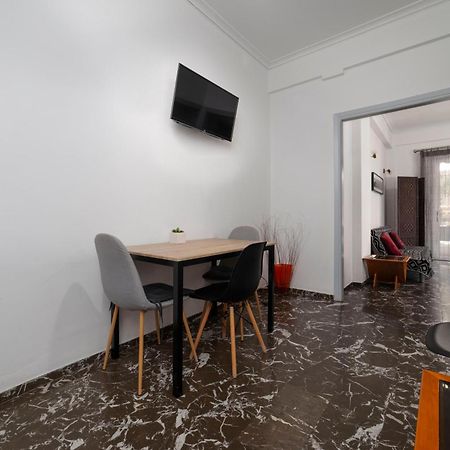 Local Urban Living 2Bd Apartment In Athens Atenas Exterior foto