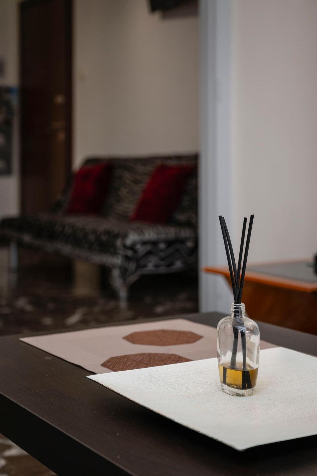 Local Urban Living 2Bd Apartment In Athens Atenas Exterior foto